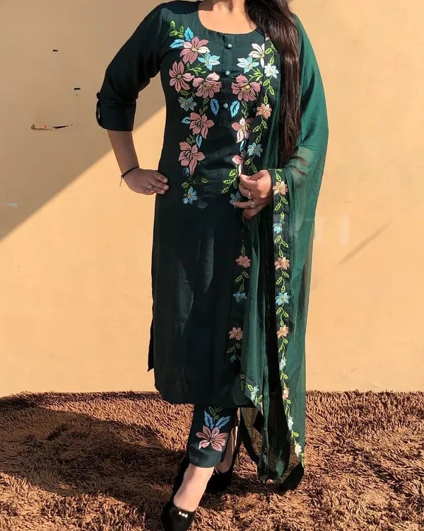 Bottle_Green_Beautiful_Cotton_Slub_Embroidered_Kurti_and_Pant_Pair_With_Dupatta_For_Women
