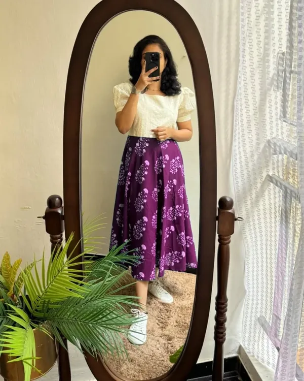 Off-White_and_Purple_Beautiful_Hakoba_Middie/_Gown_For_Women