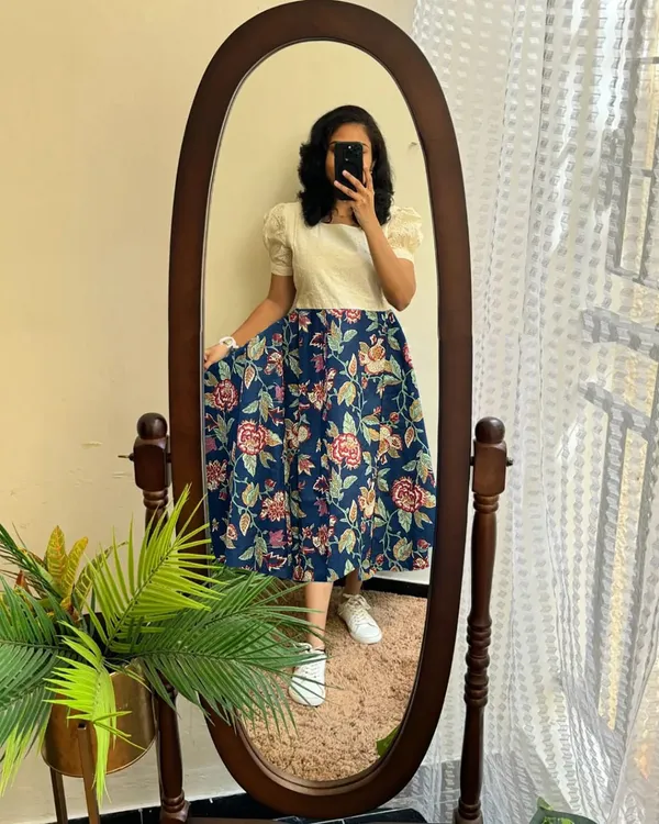 Blue_and_White_Beautiful_Hakoba_with_Floral_Printed_Dress_For_Women