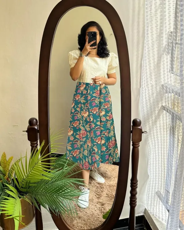 Green_and_White_Beautiful_Hakoba_with_Floral_Printed_Dress_For_Women