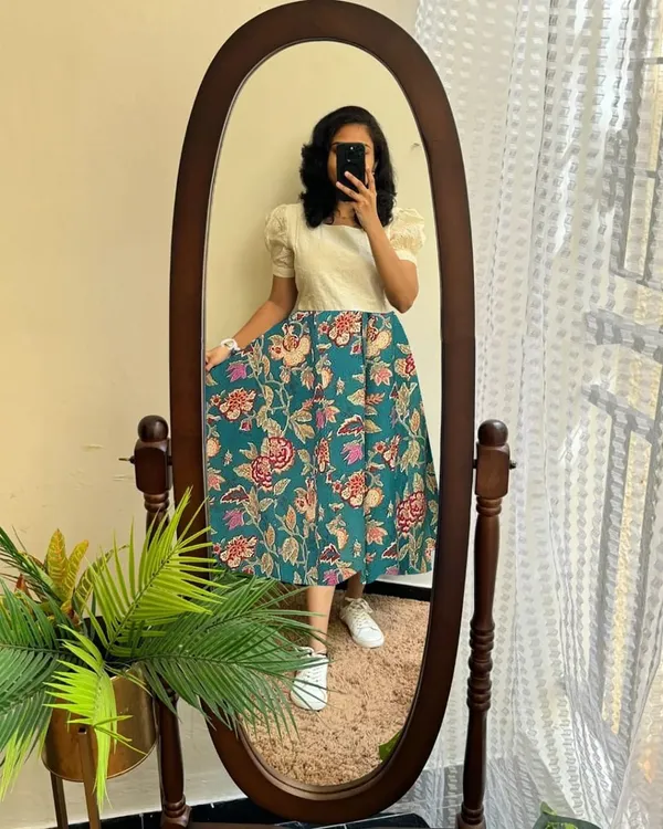 Green_and_White_Beautiful_Hakoba_with_Floral_Printed_Dress_For_Women
