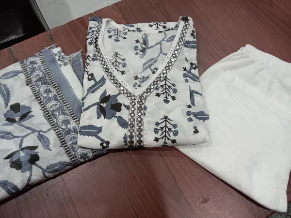 Beautiful_Printed_Cotton_Anarkali_Kurti_with_Pant_and_Mulmul_Dupatta