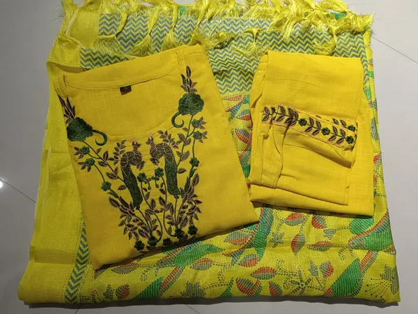 Yellow_Bright_Yellow_Handloom_Cotton_Kurti_&_Pant_With_Khadi_Silk_Madhubani_Print_Dupatta_For_Women