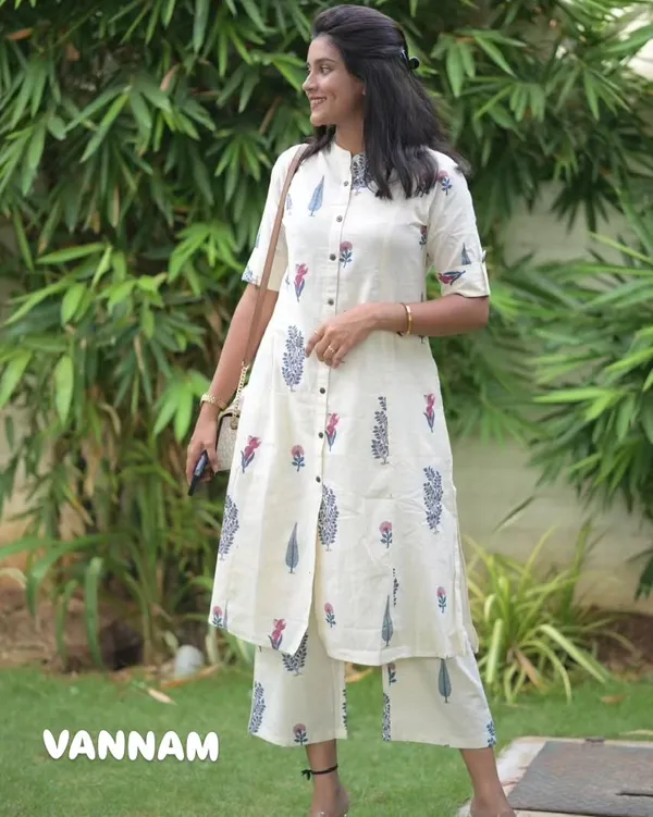 Off-White_Cotton_A-Line_Kurti_and_Pant_Co-ord_Set_For_Women