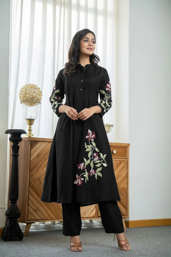 Black_Cotton_Embroidered_Kurti_and_Pant_Set_For_Women