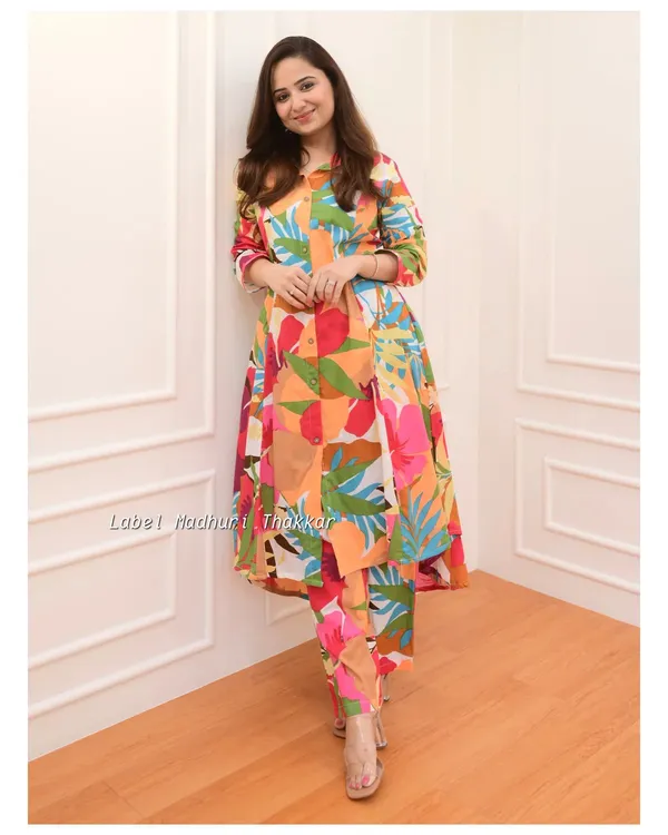 Multi_Colour_Cotton_Floral_Print_Kurti_and_Pant_Set_For_Women