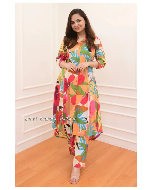 Multi_Colour_Cotton_Floral_Print_Kurti_and_Pant_Set_For_Women
