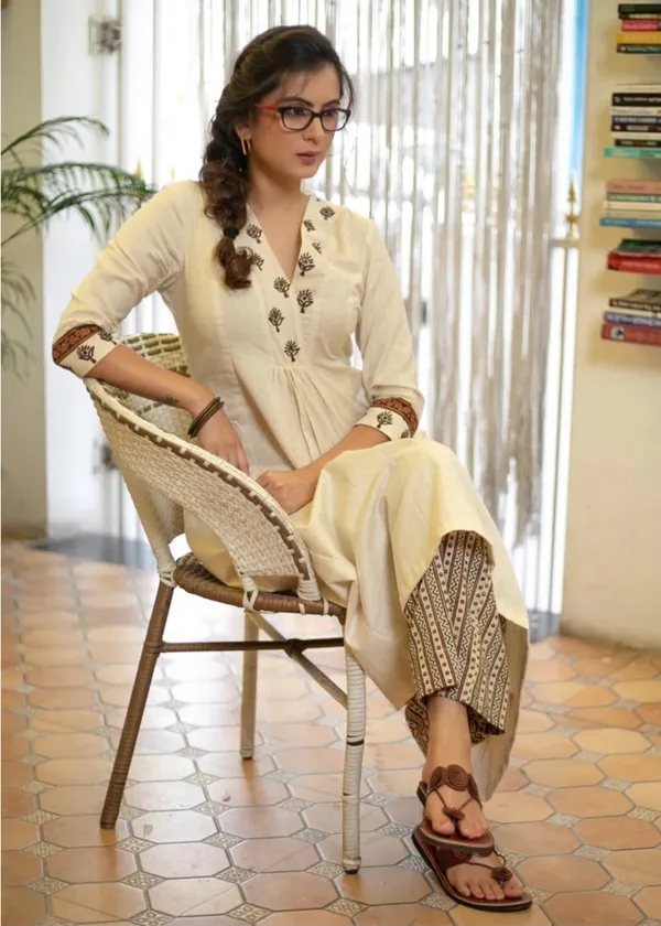Off-White_Cotton_Kurta_With_Embroidered_Yoke_and_Sleeves_Pair_With_Printed_Pant_For_Women