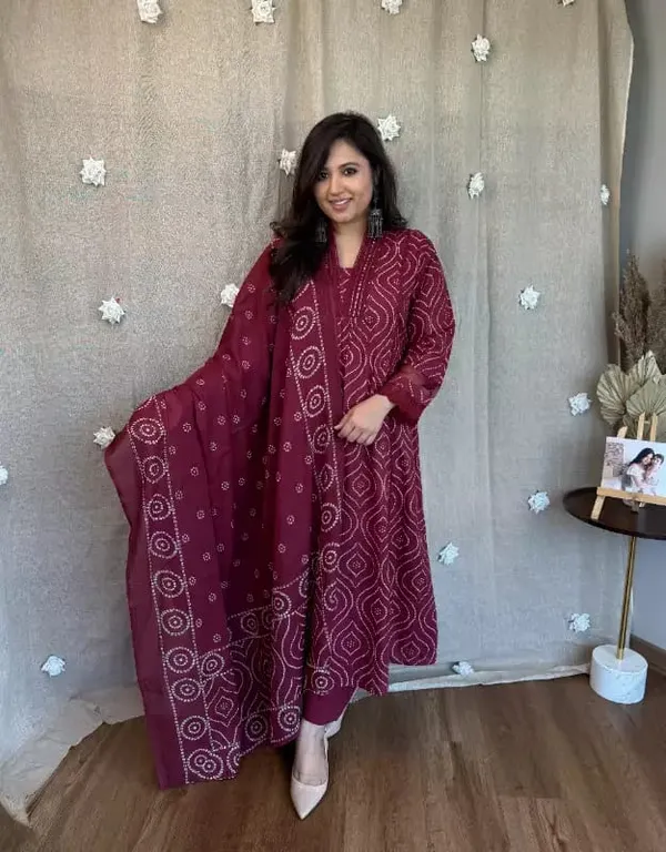 Maroon_Cotton_Kurti_and_Pant_Pair_With_Mulmul_Dupatta_For_Women