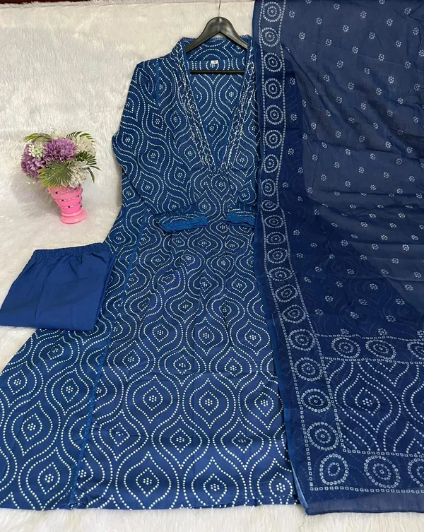 Cotton_Kurti_and_Pant_Paired_With_Mulmul_Dupatta