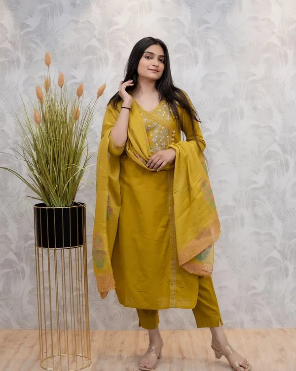 Yellow_Cotton_Kurti_and_Pant_With_Dupatta_For_Women