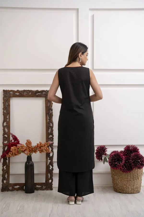 Black_Cotton_Kurti_and_Pant_Pair_With_Mulmul_Dupatta_For_Women
