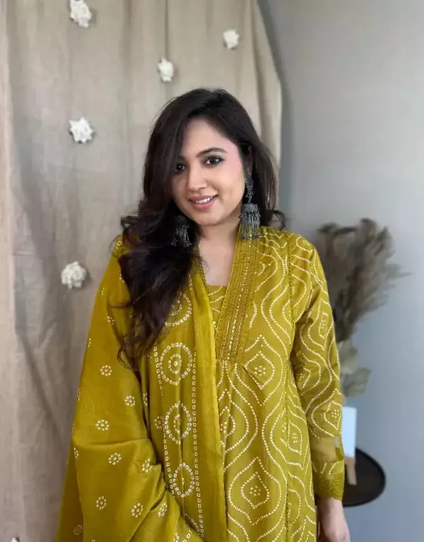 Mustard_Yellow_Cotton_Kurti_and_Pant_Pair_With_Mulmul_Dupatta_For_Women