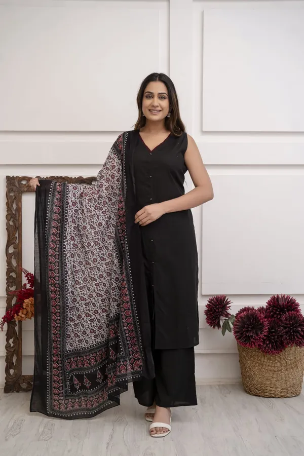 Black_Cotton_Kurti_and_Pant_Pair_With_Mulmul_Dupatta_For_Women