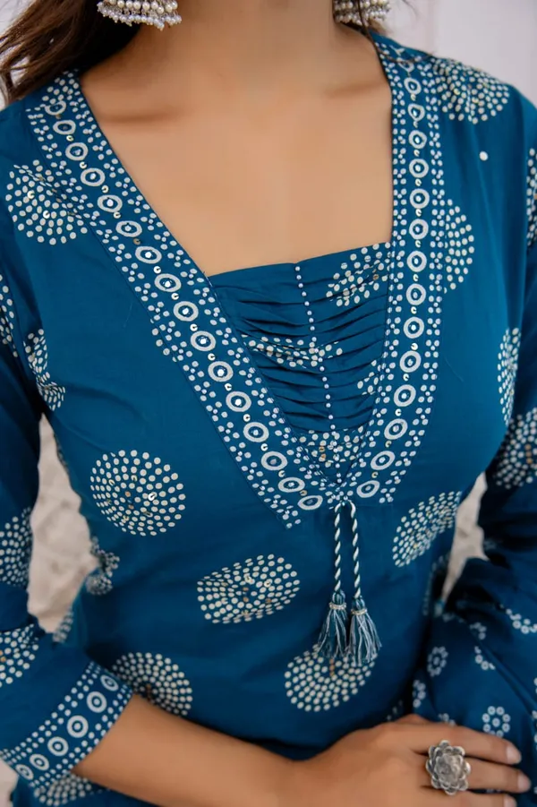 Cotton_Printed_Kurti_and_Pant_With_Malmal_Dupatta