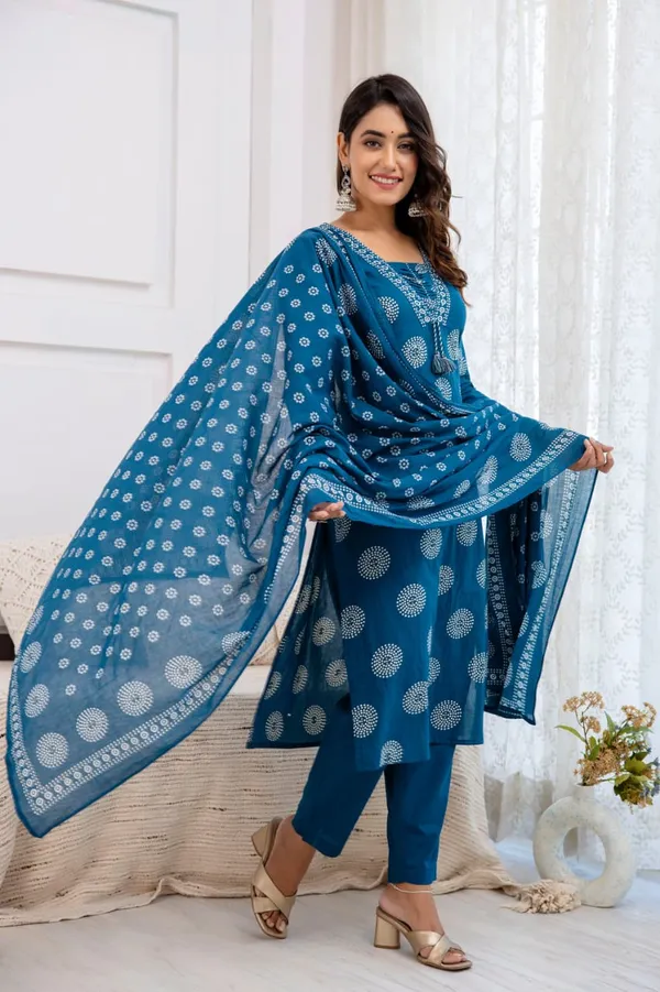 Cotton_Printed_Kurti_and_Pant_With_Malmal_Dupatta