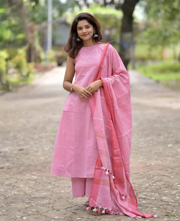 Handloom_Cotton_A-Line_Kurti_and_Palazzo_Paired_with_Pure_Linen_Dupatta