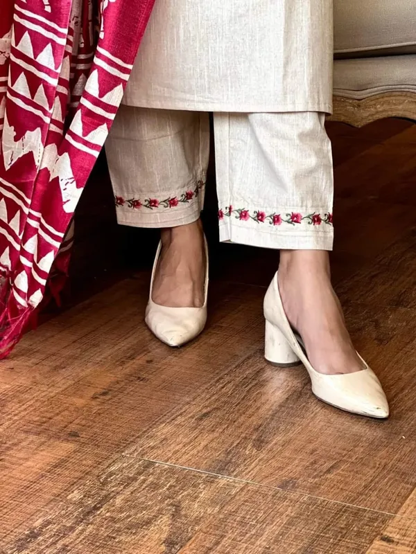 Off-White_with_Red_Dupatta_Handloom_Khadi_Cotton_Embroidered_Kurti_and_Pant_Pair_With_Khadi_Silk_Dupatta_For_Women