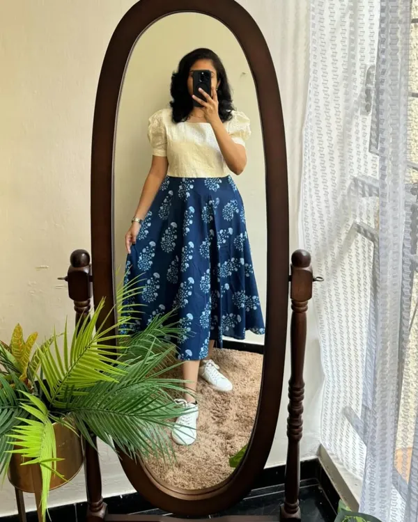 Indigo_and_White_Beautiful_Indigo_Printed_Cotton_Middie_For_Women