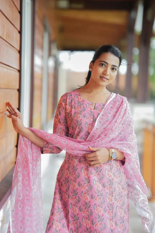 Pink_Pure_Cotton_Kurti_and_Pant_With_Dupatta_Set_For_Women