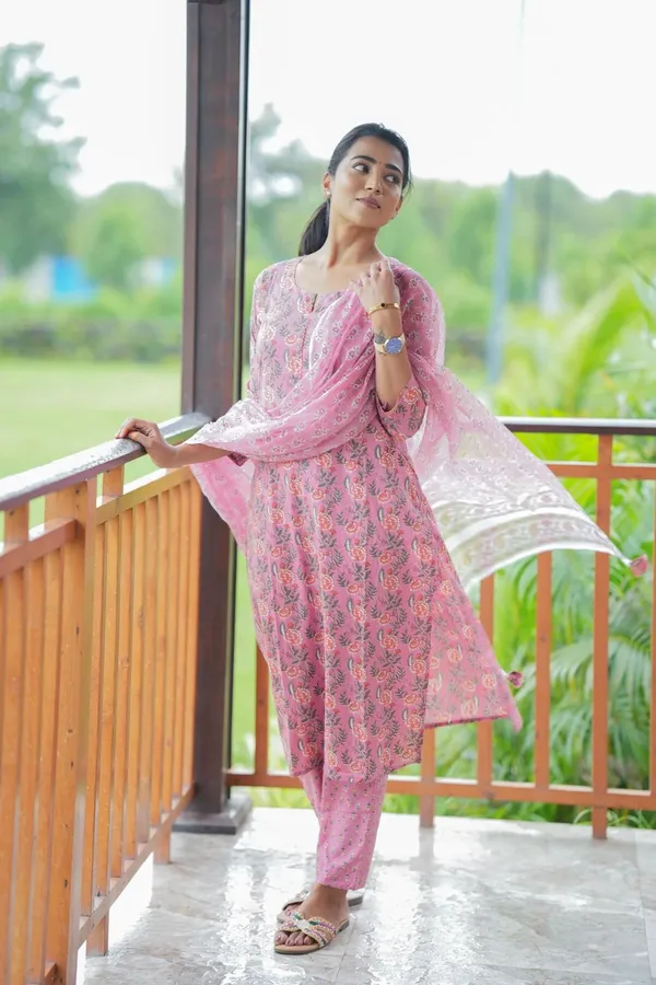 Pink_Pure_Cotton_Kurti_and_Pant_With_Dupatta_Set_For_Women