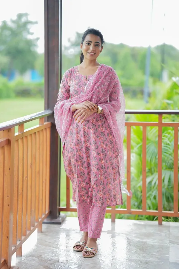 Pink_Pure_Cotton_Kurti_and_Pant_With_Dupatta_Set_For_Women
