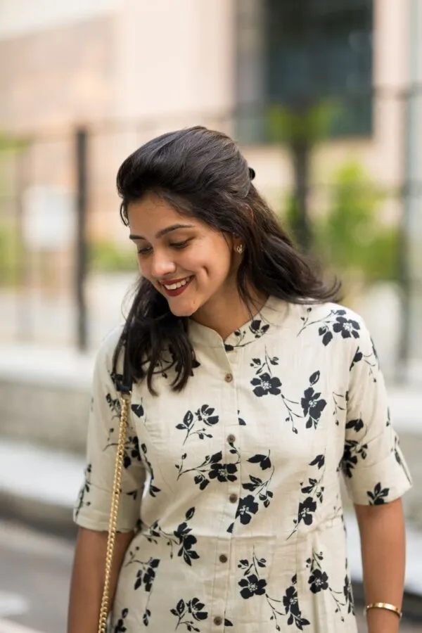 Off-White_Cotton_Slub_Floral_Print_Kurti_and_Palazzo_Set_For_Women