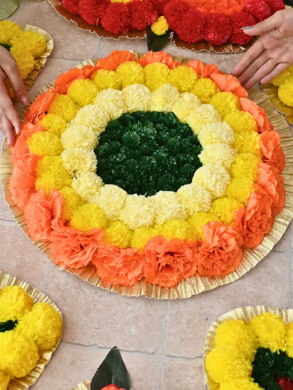 Multicolor_Kriti_Circle_Shaped_Artificial_Rangoli_|17_x_17_inch|_Festive_Decor
