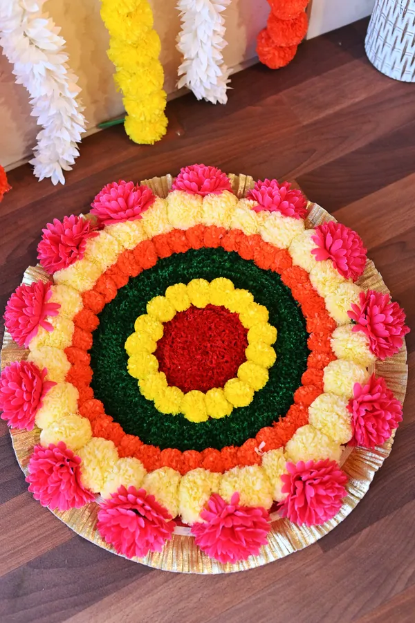Multicolor_Mitali_Circle_Shaped_Artificial_Rangoli_|20_x_20_inch|_Festive_Decor