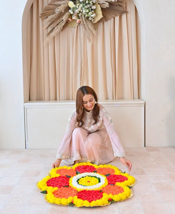 Multicolor_Flower_Shaped_Artificial_Rangoli_|34_x_34_inch|