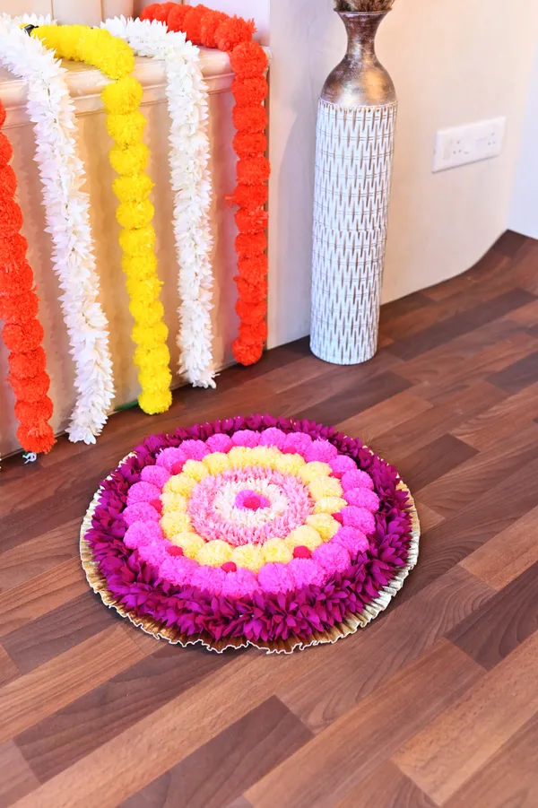 Multicolor_Pranjal_Circle_Shaped_Artificial_Rangoli_|20_x_20_inch