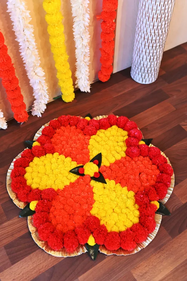 Multicolor_Tarini_Flower_Shaped_Artificial_Rangoli_|25_x_25_inch|_Festive_Decor