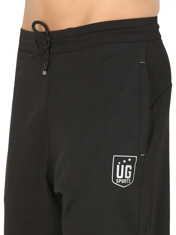 Black_Lycra_Athletic_Shorts_With_Zip_Pockets_For_Men