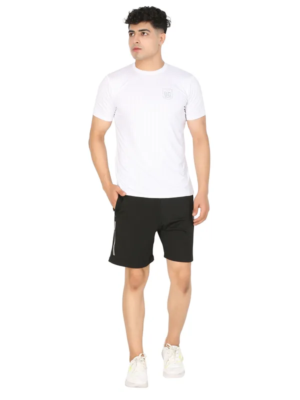 Black_Lycra_Athletic_Shorts_With_Zip_Pockets_For_Men