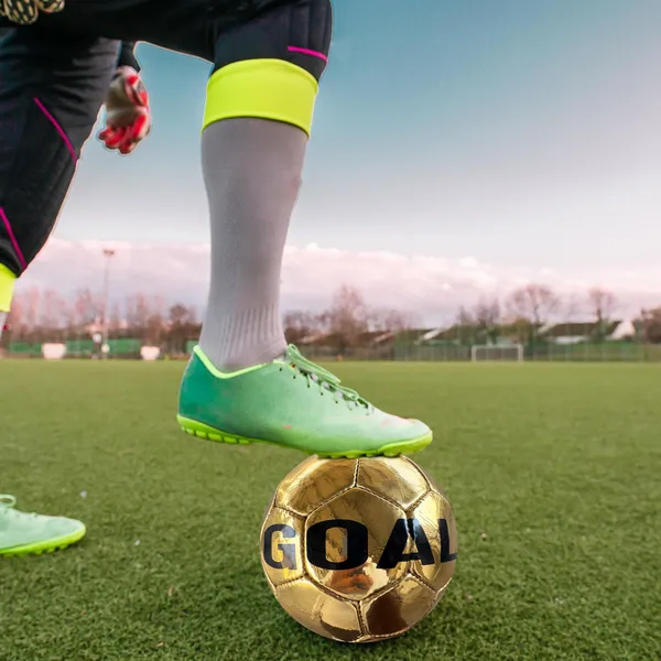 Golden_Premium_Hand_Stitched_Football_For_Youth_And_Adult