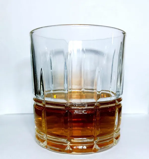 Set_Of_6,_Transparent_Crystal_Cut_Premium_Whiskey_Glasses,_340_Ml,_For_Bourbon,_Scotch,_Cocktails,_Gift_For_Men_(9*8_cm)