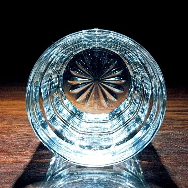 Transparent_Classic_Fashion_Crystal_Heavy_Weight_Premium_Whiskey_Glass_For_Drinking_Bourbon,_Scotch,_Cocktails_|_Tumblers_(9.5*8.5cm)_|_300mL