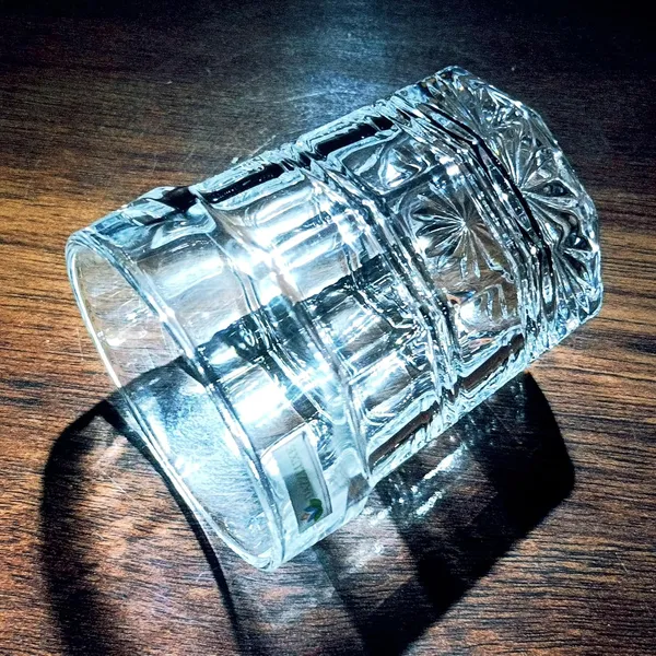 Transparent_Classic_Fashion_Crystal_Heavy_Weight_Premium_Whiskey_Glass_For_Drinking_Bourbon,_Scotch,_Cocktails_|_Tumblers_(9.5*8.5cm)_|_300mL