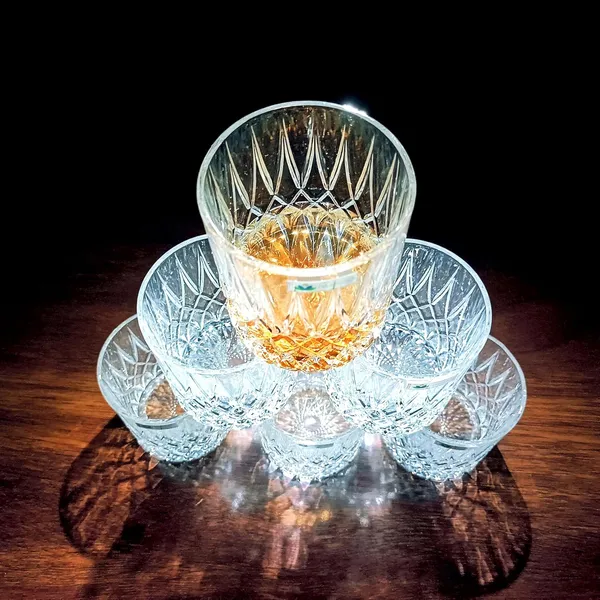 Set_Of_2,_Transparent_Diamond_Spike_Premium_Whiskey_Glasses,_300_Ml,_Italian_Glass_For_Bourbon,_Scotch,_Cocktails_(9*8cm)
