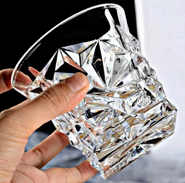 Pack_Of_4,_Transparent_Diamond_Crystal_Cut_Whiskey_Glasses_300_ml