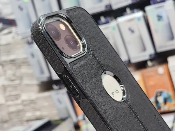 IP_15_Leather_Finish_and_Electroplated_Camera_15_PROtection_Back___(Mobile_Cover)