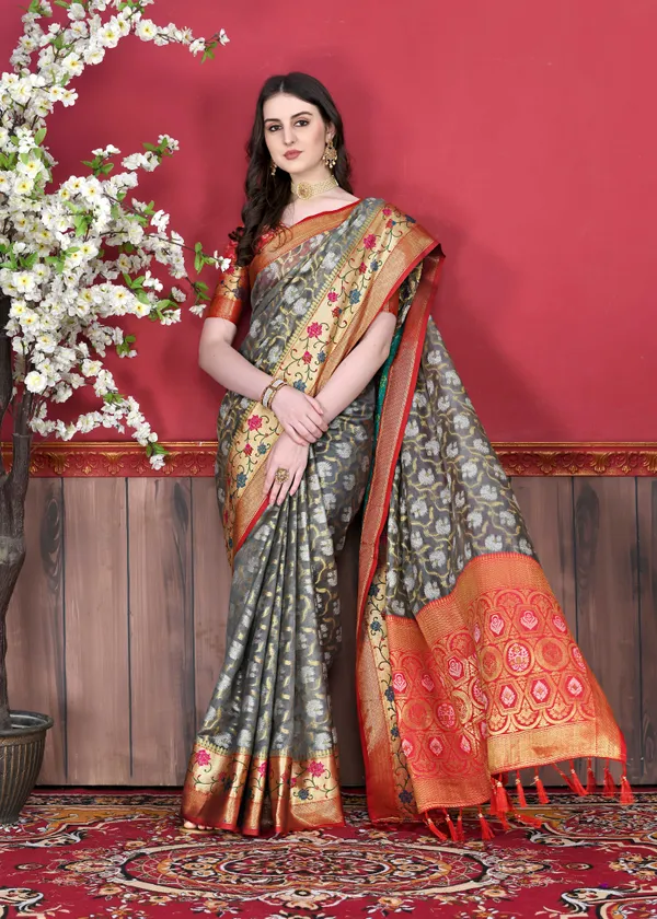 Grey_Cotton_Silk_With_Beautiful_Zari_&_Meenakari_Weaving_Pallu_With_Zari_Weaving_Border_Saree