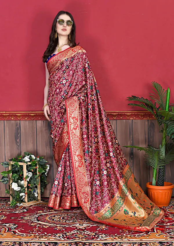Maroon_Art_Silk_Saree_with_Zari_Weaving_Pallu_and_Patola_Design