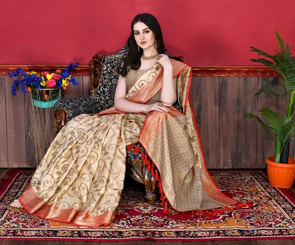 Creamsoft_Silk_For_Beautiful_Fully_Weaving_Saree_Unstiched_Blouse