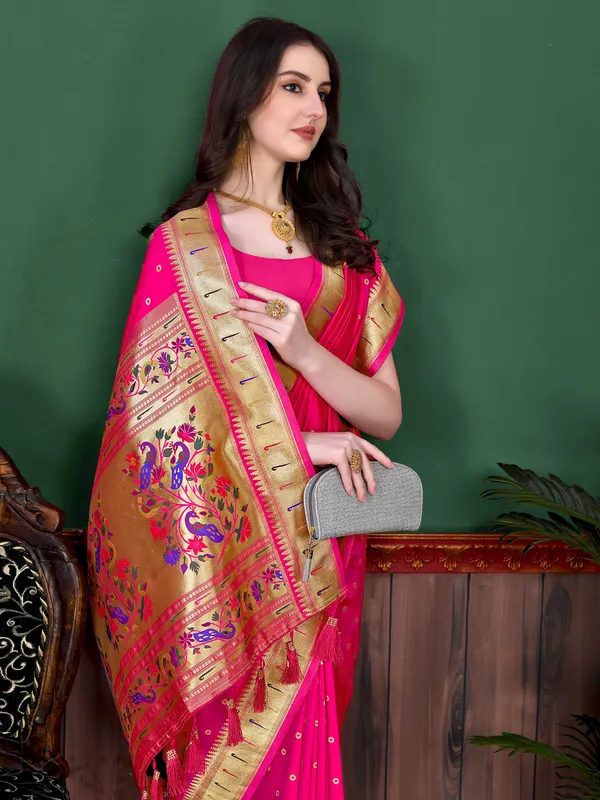 Pink_Silk_Beautiful_Paithani_Weaving_Pallu_Saree_&_Unstiched_Blouse