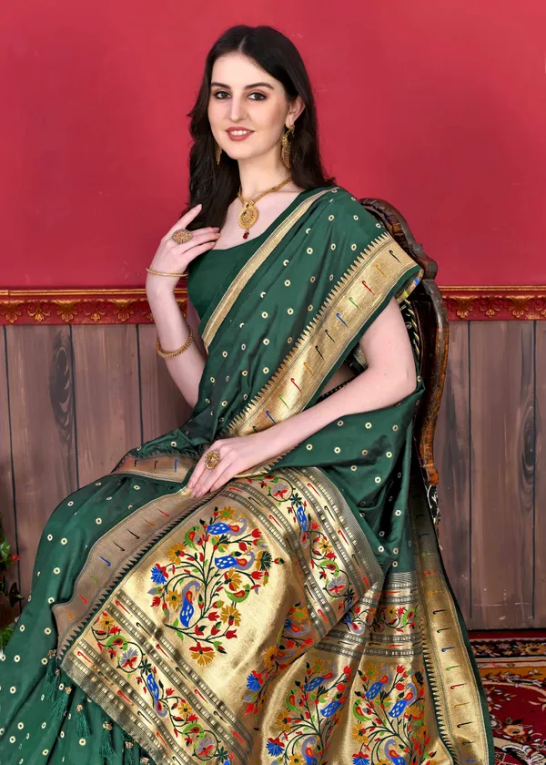 Green_Silk_Beautiful_Paithani_Weaving_Pallu_Saree_&_Unstiched_Blouse
