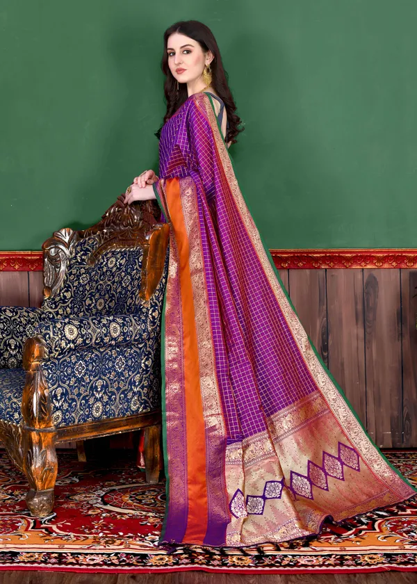 Wine_Soft_Silk_Daman_Style_For_Beautiful_Women_With_Zari_Weaving_Pallu_Saree