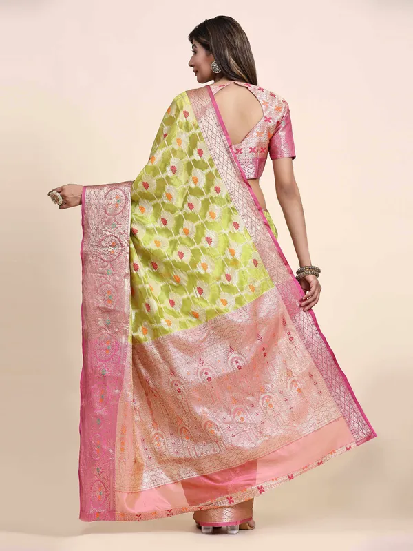 Green_Organza_Silk_Fabric_With_Zari_Weaving_Rich_Pallu_And_Contrast_Meenakri_Weaving_Border_Saree