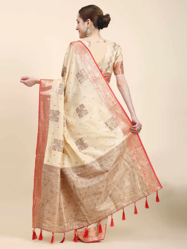Cream_Katan_Silk_With_Zari_Weaving_Rich_Pallu_And_Contrast_Weaving_Small_Border_Saree