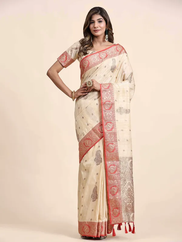 Cream_Katan_Silk_With_Zari_Weaving_Rich_Pallu_And_Contrast_Weaving_Small_Border_Saree